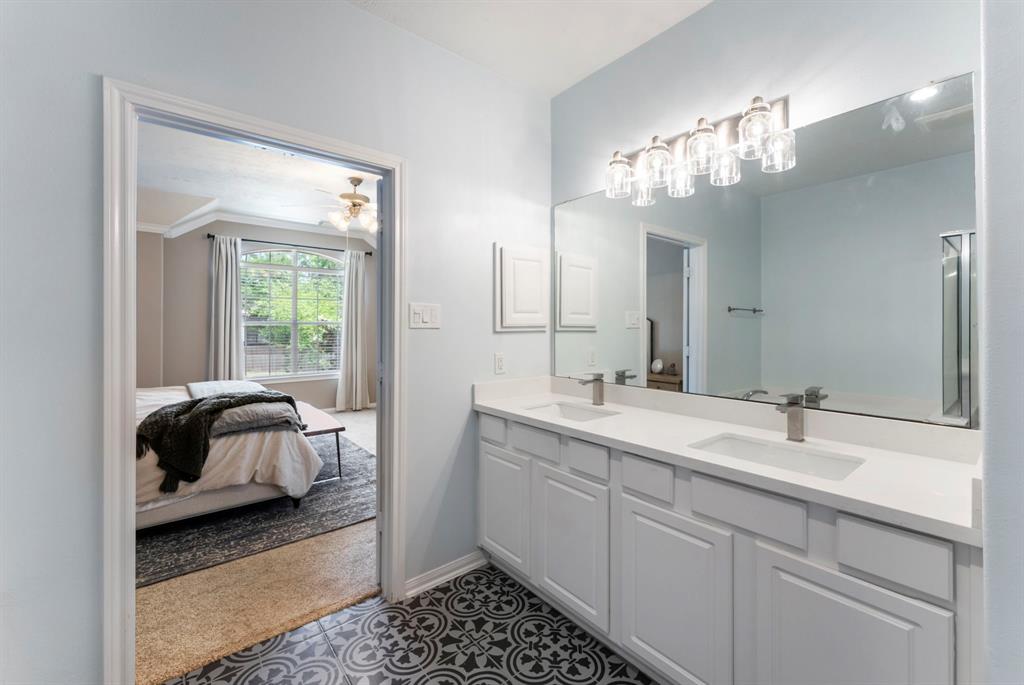 114 W Twinvale Loop, Conroe, Texas image 25