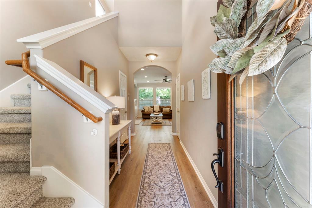 114 W Twinvale Loop, Conroe, Texas image 9