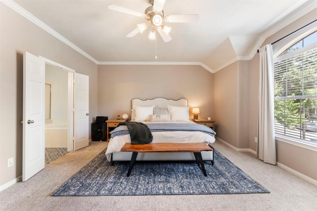 114 W Twinvale Loop, Conroe, Texas image 4