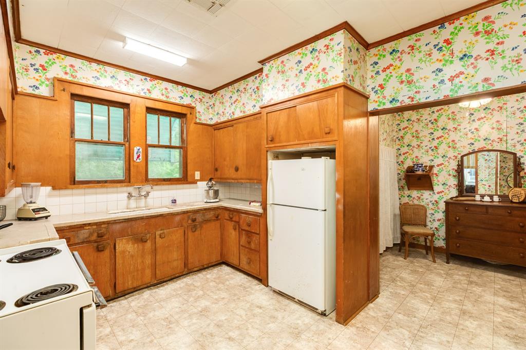 202 10th Avenue, Texas City, Texas image 8