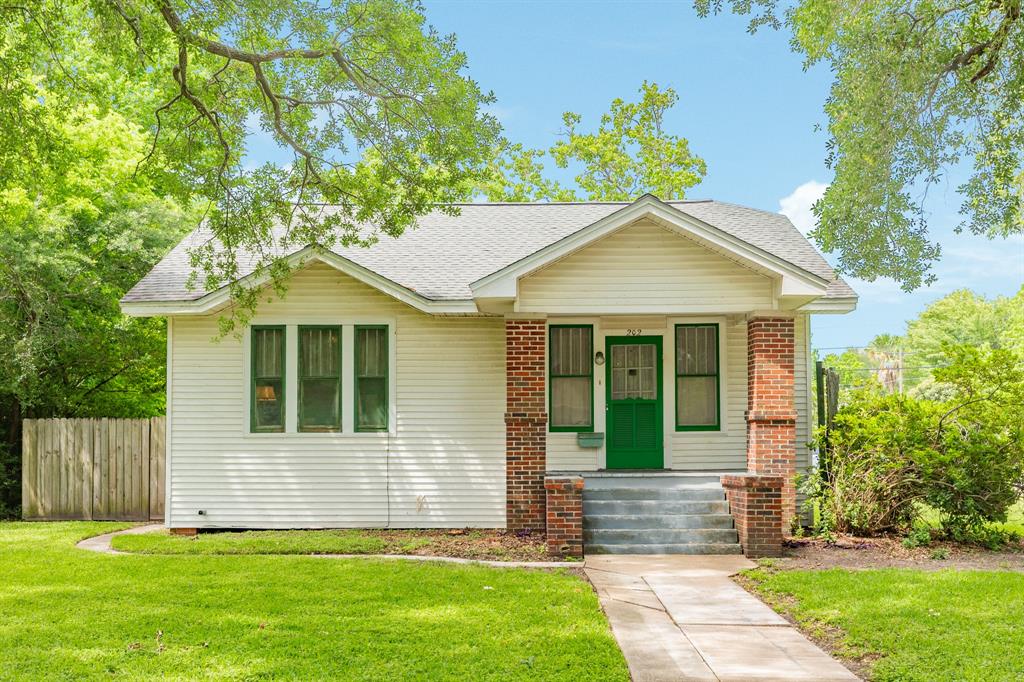 202 10th Avenue, Texas City, Texas image 2