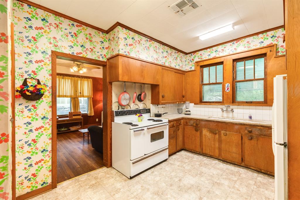 202 10th Avenue, Texas City, Texas image 7