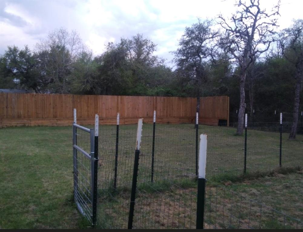 5930 E 2nd Street, Sheridan, Texas image 3