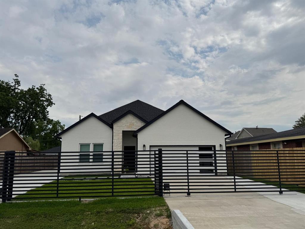 8217 Tareyton Lane, Houston, Texas image 9