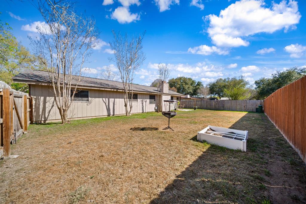 204 Hilltop Drive, Seguin, Texas image 30