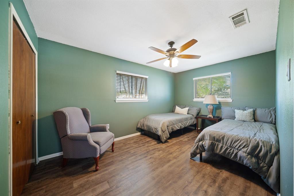 204 Hilltop Drive, Seguin, Texas image 24