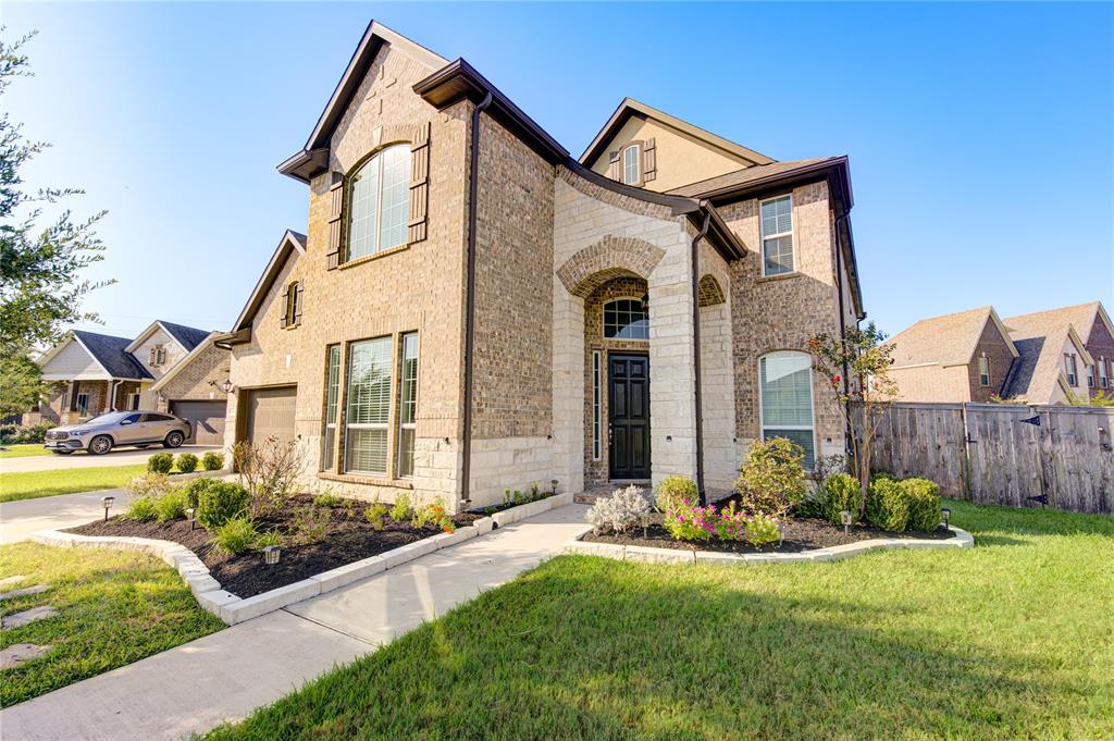 3802 Stone Bend Court, Pearland, Texas image 3