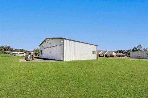 A home in Hilltop Lakes