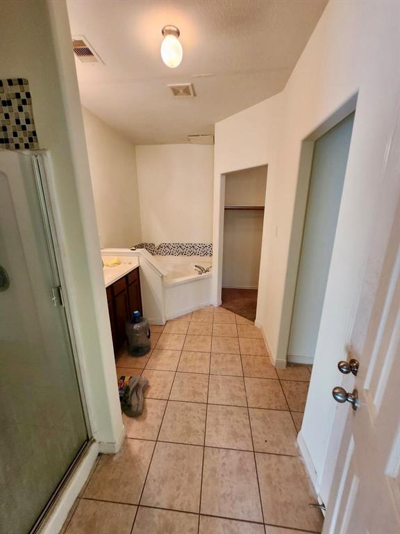 1015 Amaryllis Road, Baytown, Texas image 12