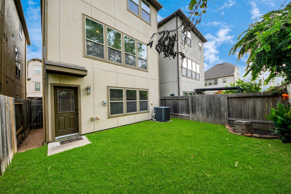 10805 N Kyler Oaks Place, Houston, Texas image 22