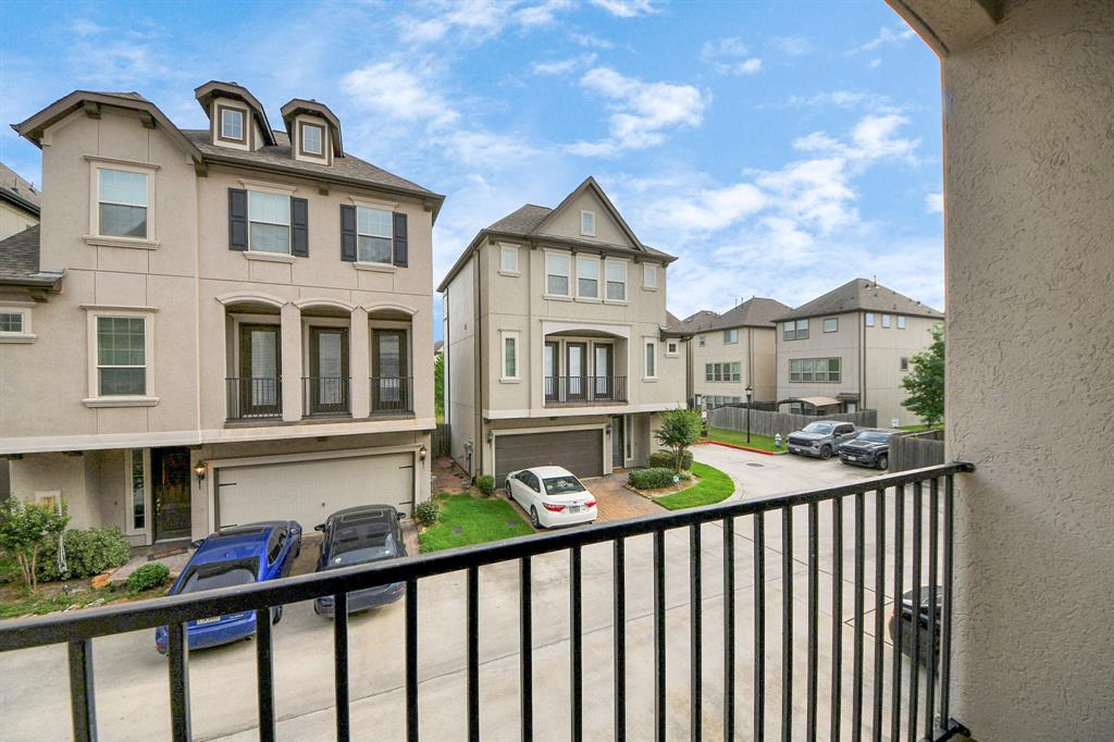 10805 N Kyler Oaks Place, Houston, Texas image 10