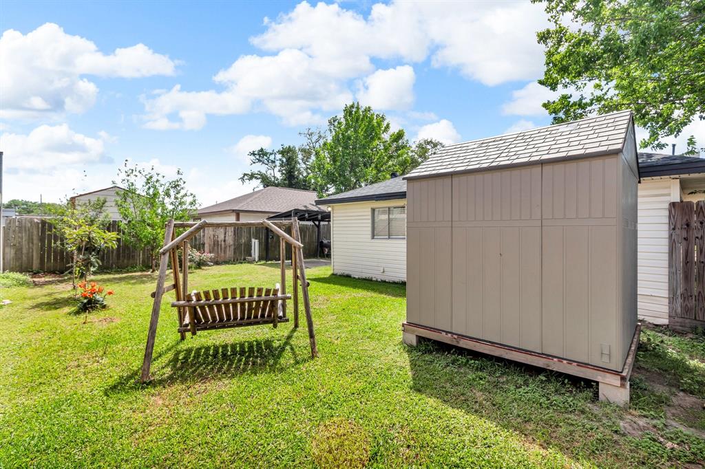 1221 Elm Street, Deer Park, Texas image 23