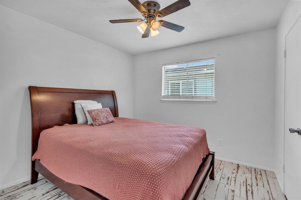 1221 Elm Street, Deer Park, Texas image 12