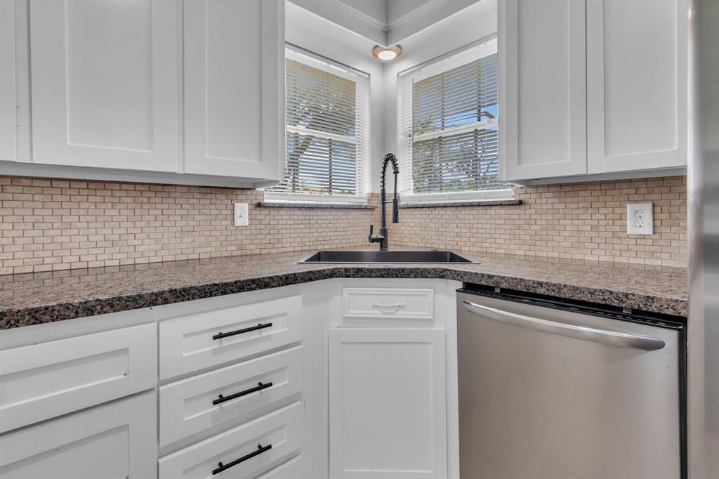 1221 Elm Street, Deer Park, Texas image 8