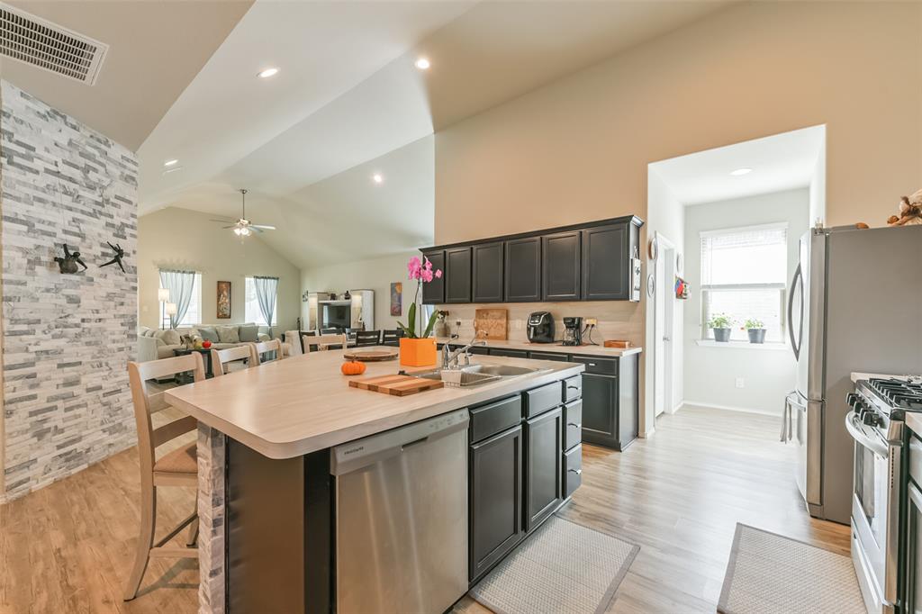 14102 Silver Falls Court, Conroe, Texas image 3