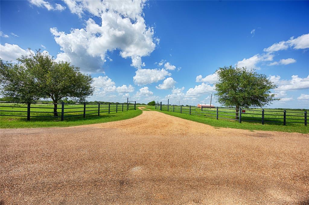 900 Schulze Road