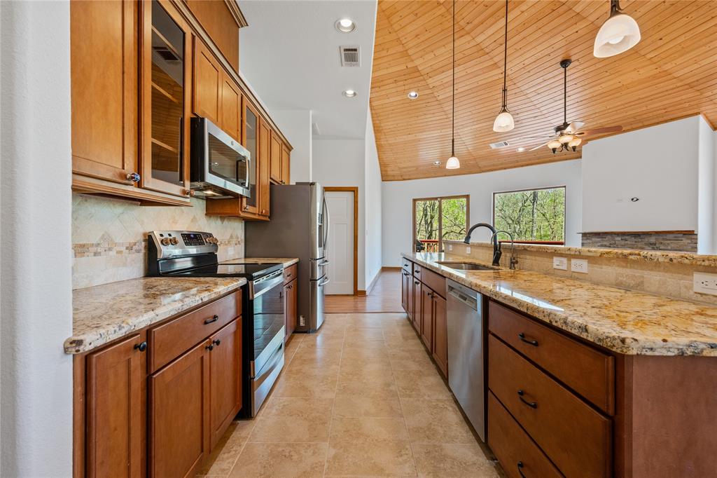 551 Private Road 643a, Dayton, Texas image 11