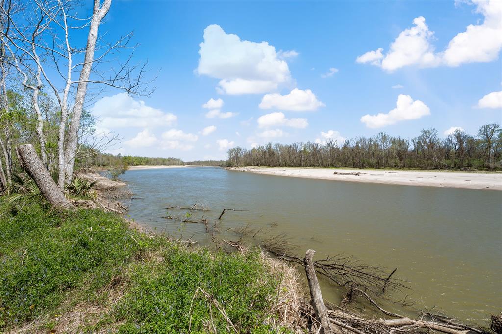 551 Private Road 643a, Dayton, Texas image 1
