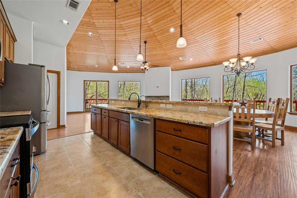 551 Private Road 643a, Dayton, Texas image 9