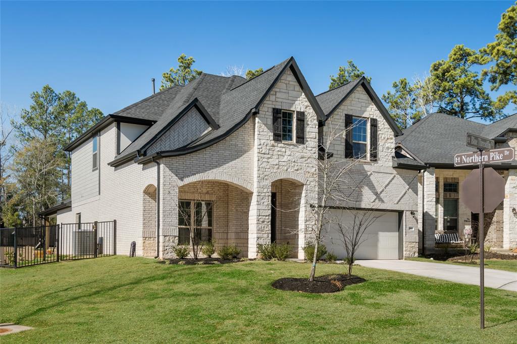 503 Blue Threadfin Court, Conroe, Texas image 3