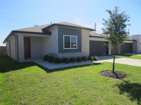 Single Family Residence in Rosharon TX 7907 Grey Wolfe Lane.jpg