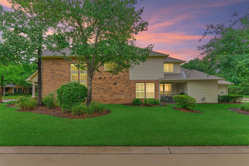 71 Ginger Jar Street, The Woodlands, Texas image 2