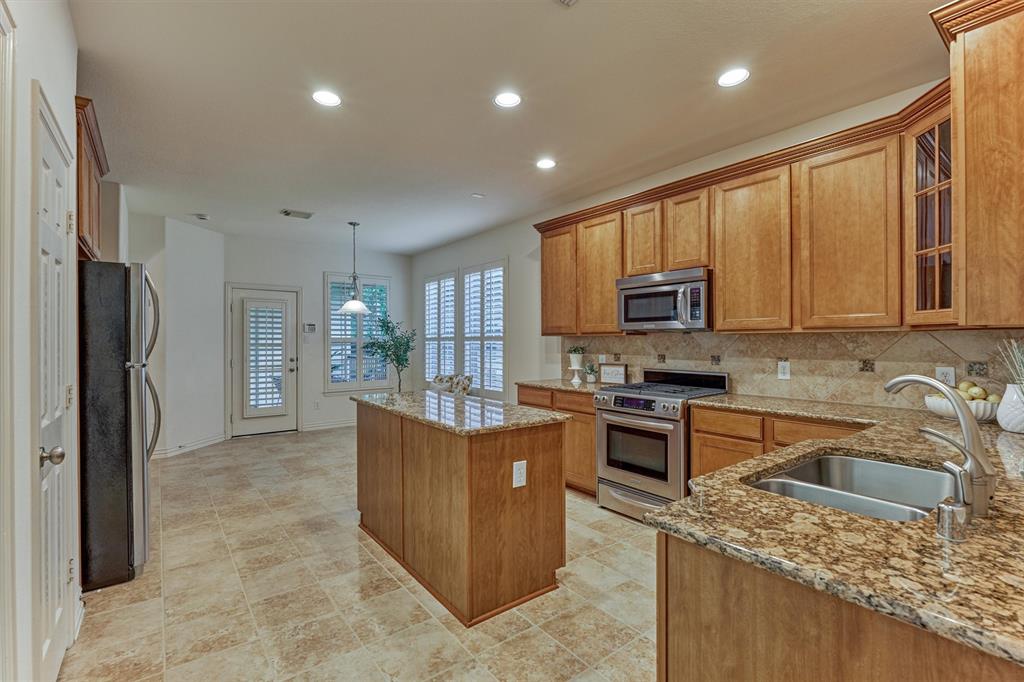 71 Ginger Jar Street, The Woodlands, Texas image 14
