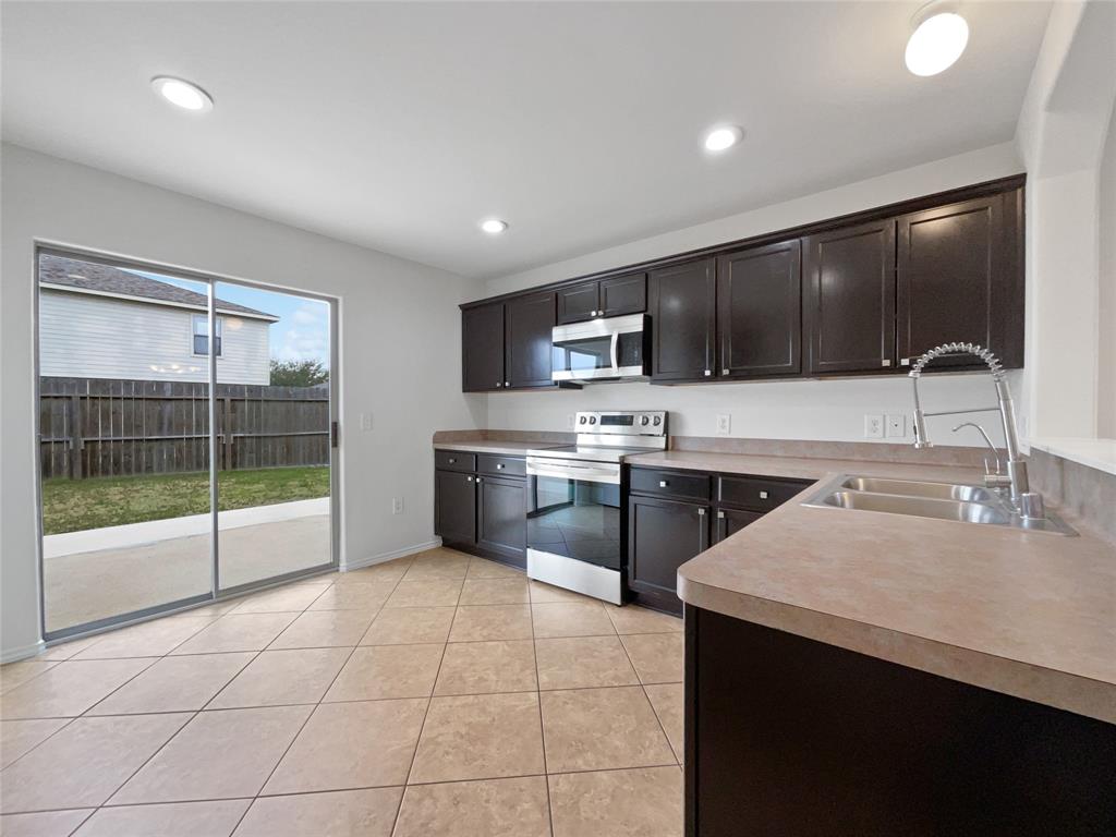 21382 Beacon Springs Lane, Katy, Texas image 10