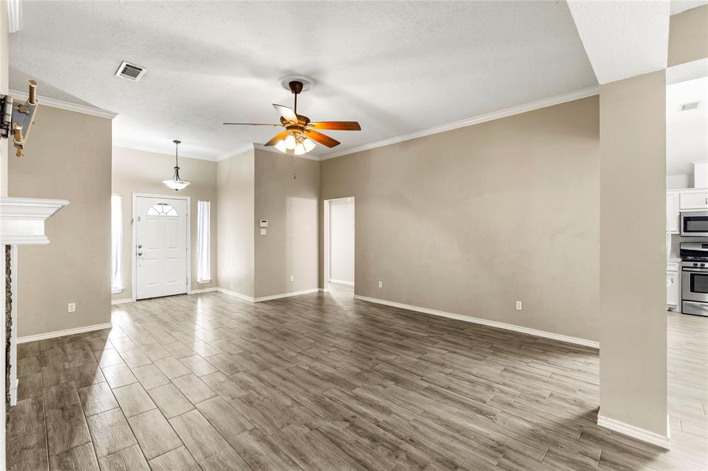 110 Rustling Wind Drive, Montgomery, Texas image 9