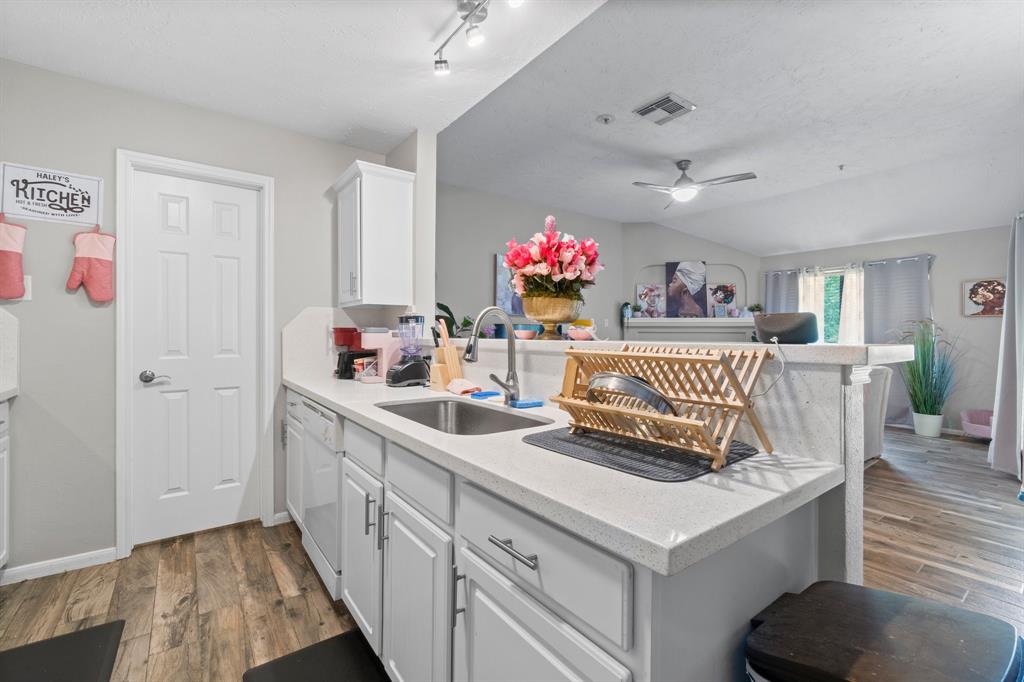 8051 Bay Branch Drive #331, The Woodlands, Texas image 8