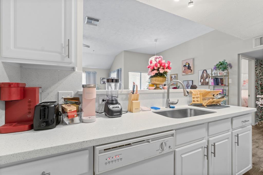 8051 Bay Branch Drive #331, The Woodlands, Texas image 9