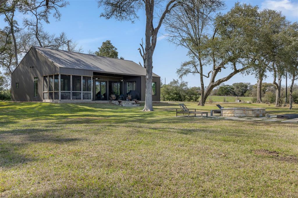 4620 Treybig - B Loop, Fayetteville, Texas image 1