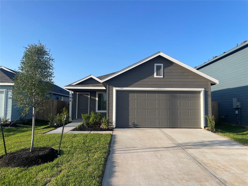 106 Stran Street, Wharton, Texas image 1