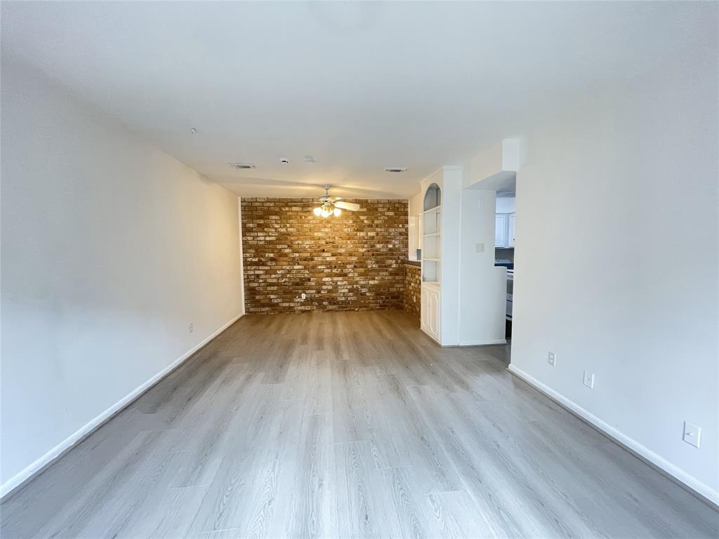 921 Wax Myrtle Lane, Houston, Texas image 8