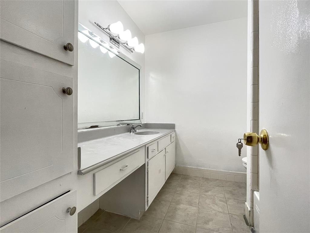 921 Wax Myrtle Lane, Houston, Texas image 20