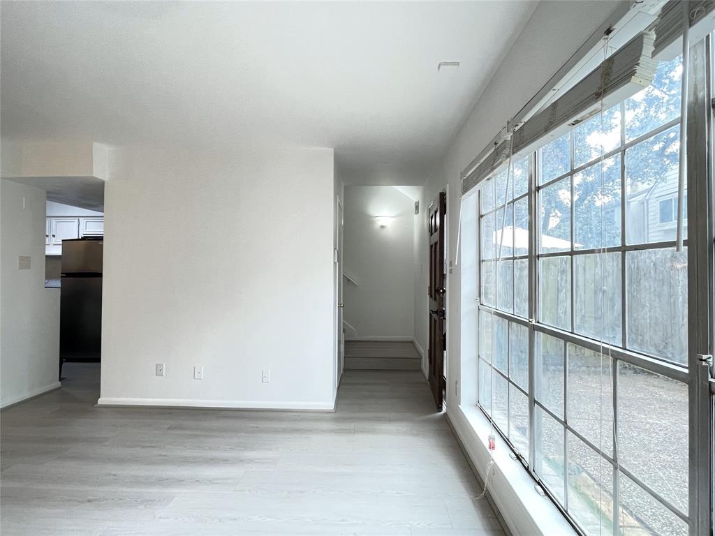 921 Wax Myrtle Lane, Houston, Texas image 2