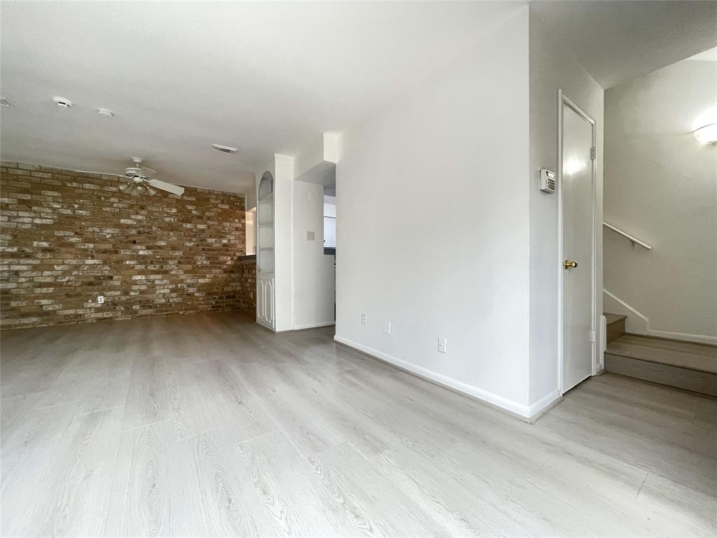 921 Wax Myrtle Lane, Houston, Texas image 6