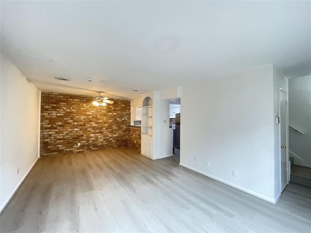 921 Wax Myrtle Lane, Houston, Texas image 7