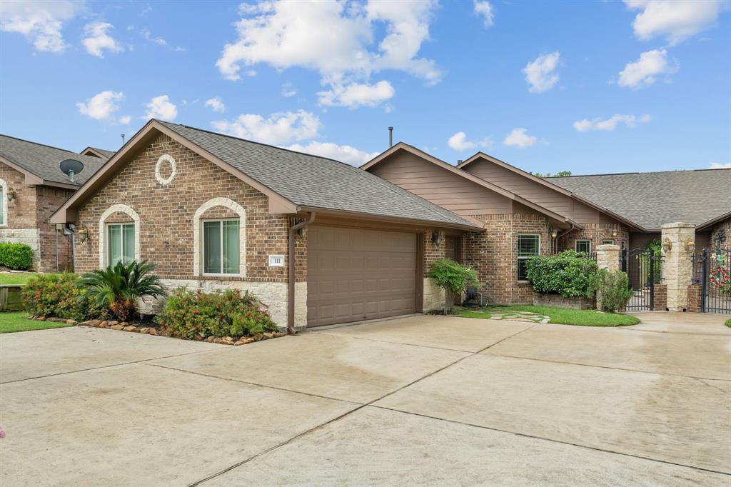 111 Bessie Price Owens Drive, Montgomery, Texas image 3