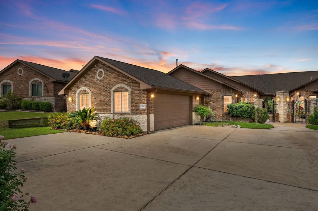 111 Bessie Price Owens Drive, Montgomery, Texas image 1