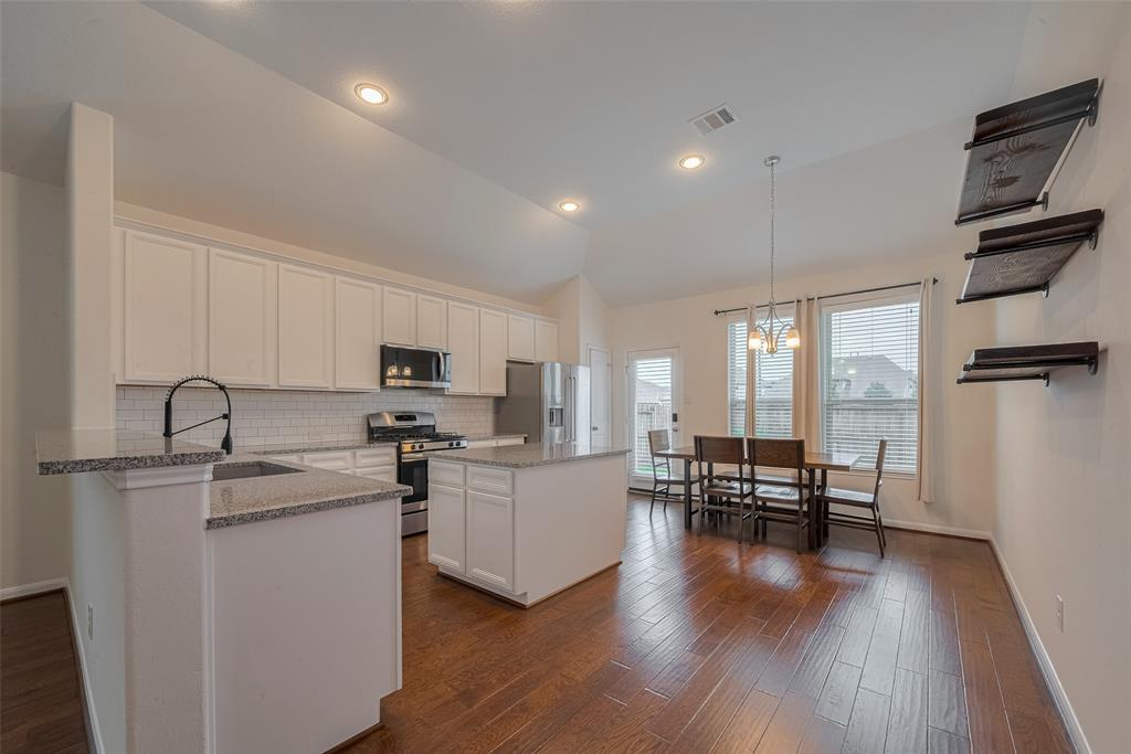 9715 Deborah Colony Lane, Humble, Texas image 8