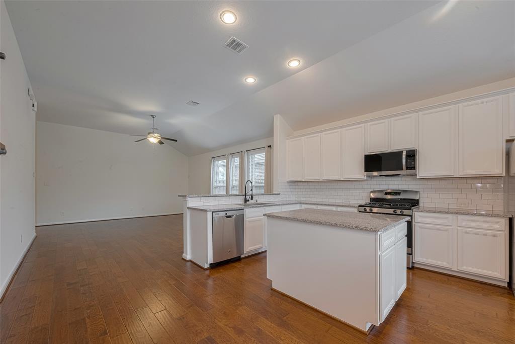 9715 Deborah Colony Lane, Humble, Texas image 14