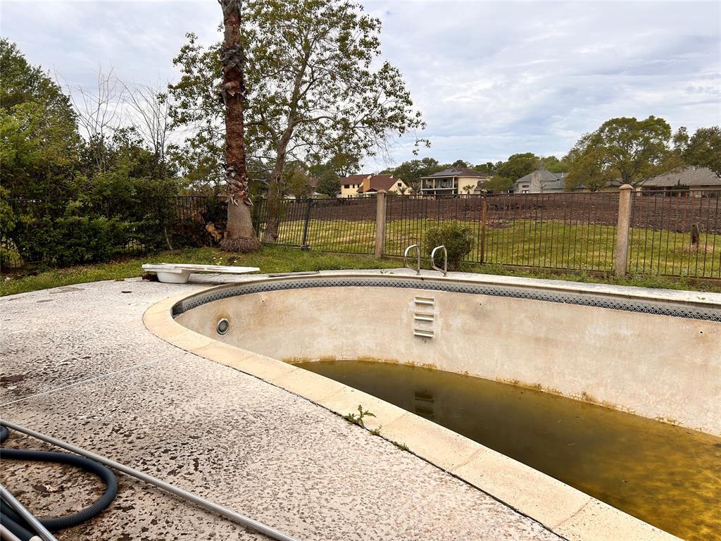 2130 N Fountain Valley Drive, Missouri City, Texas image 15