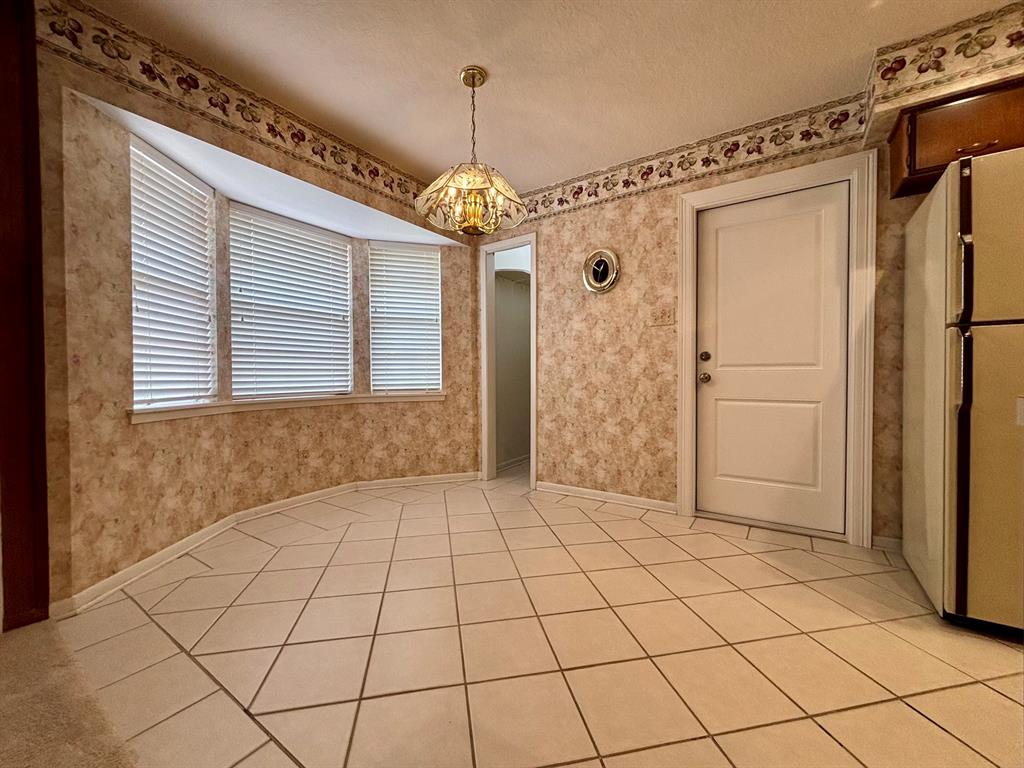 121 Dogwood Street, Lake Jackson, Texas image 5