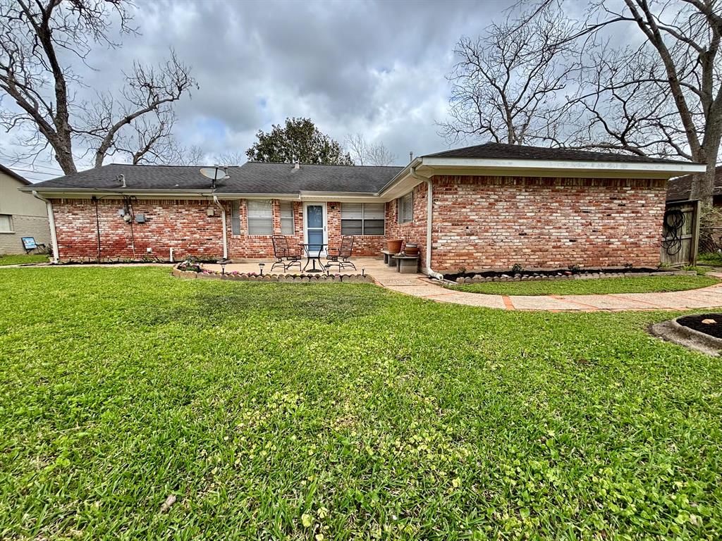 121 Dogwood Street, Lake Jackson, Texas image 18