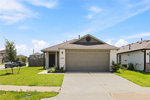 Photo of 10530 Vinca Minor Lane, Houston, TX 77016 (MLS # 88739129)