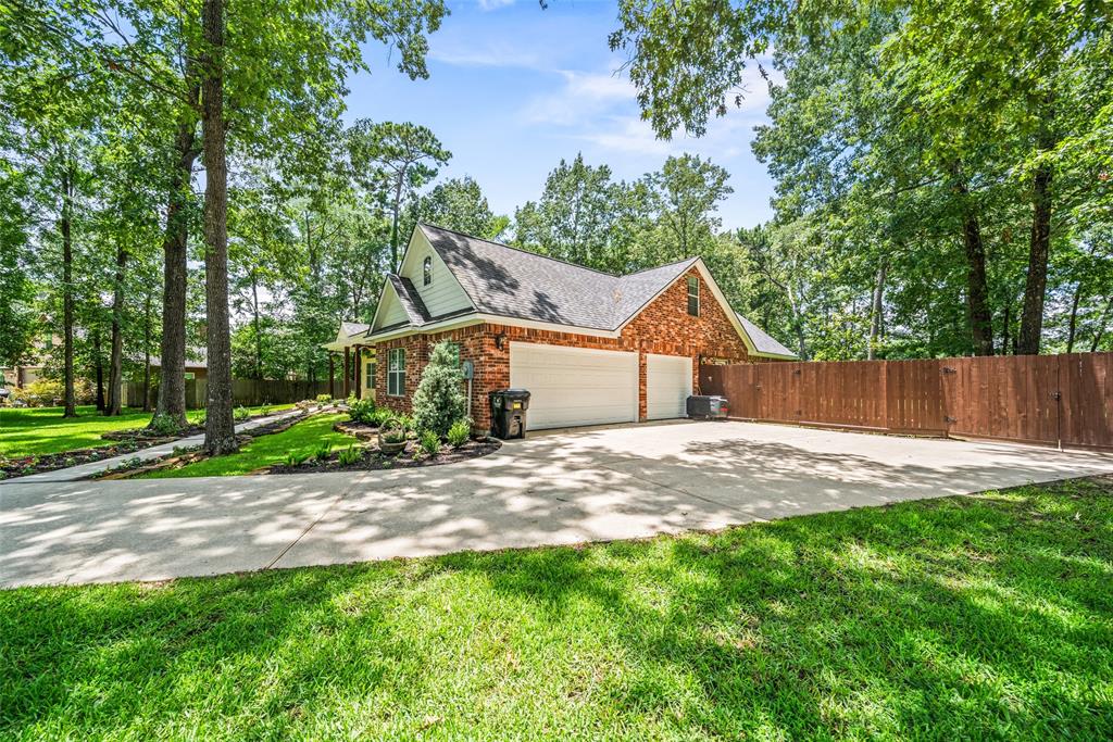 18854 Lake Terrace Drive, Montgomery, Texas image 2