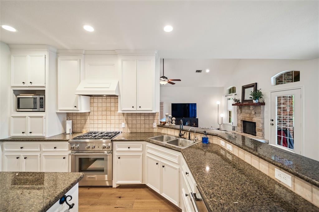18854 Lake Terrace Drive, Montgomery, Texas image 13