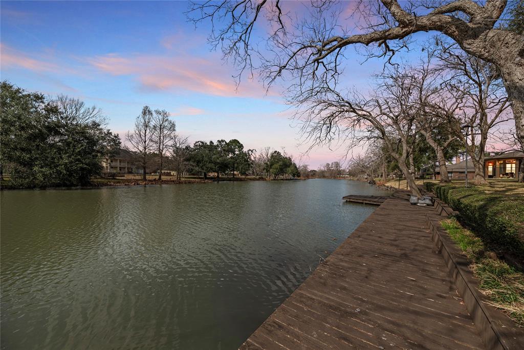 4611 Diamond Springs Drive, Missouri City, Texas image 2