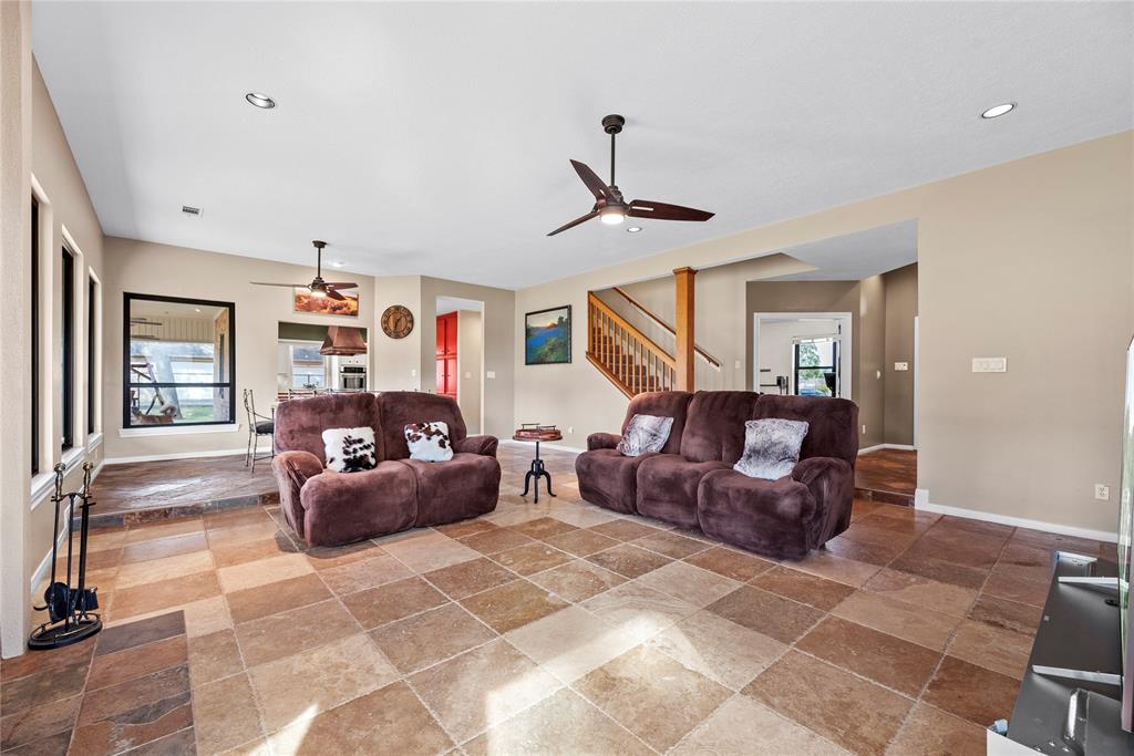 4611 Diamond Springs Drive, Missouri City, Texas image 10